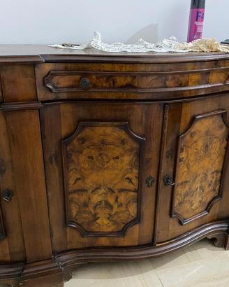 Mobile ingresso e credenza