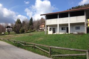 Rustico panoramico con terreno edificabile