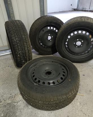 Gomme Invernali 205/55 R16 – 5 fori – Buono stato