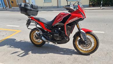 Moto Morini X-Cape 649 Rossa cerchi oro