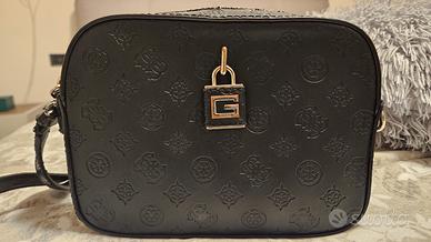 Borsa Guess Kamryn Crossbody - Nero Logo Embossed