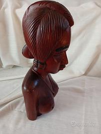 Busto donna lignea
