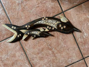 Delfini di legno