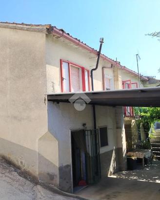 CASA INDIPENDENTE A CASTELVETERE SUL CALORE