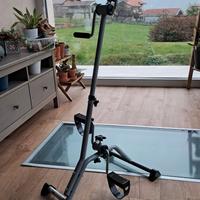 Pedaliera con manubrio