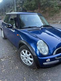 MINI ONE CON SOLO 91000KM
