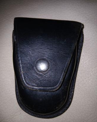 Porta manette in cuoio nero, resistentissimo