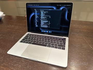 MacBook Pro 13" 2017 Touchbar (A1706) COME NUOVO!