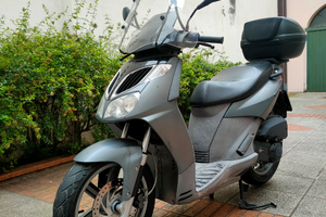 Scooter Aprilia Sportcity 200 pronto all' uso