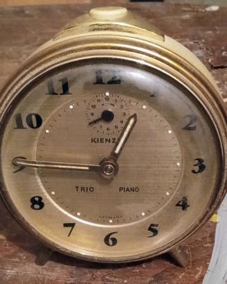Sveglia manuale vintage tedesca Kienzle