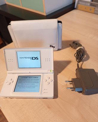 Nintendo Ds + custodia + caricabatterie 