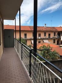 Ampio 3locale completamente ristrutturato - liuc c