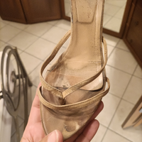 Scarpe beige con tacchetto