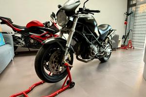 Ducati Monster 620i dark