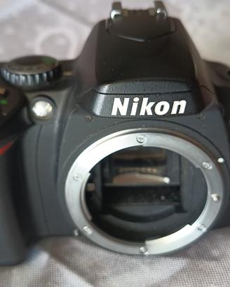 NIKON D40