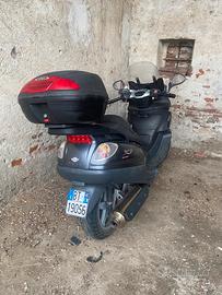 Piaggio x 9 500
