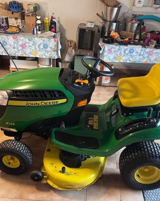 Rasaerba John Deere X125  usato poco