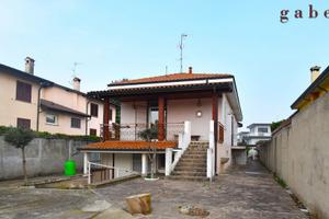 Villa singola Marcallo con Casone