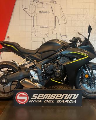 Honda CBR 650 R Mat Black 2026