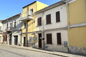 CASA INDIPENDENTE A OSSI