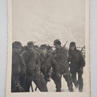 Foto d'epoca: soldati in montagna