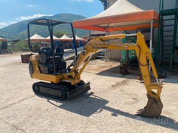 mini escavatore CASE 15