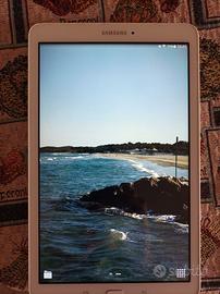 TABLET SAMSUNG Galaxy Tab E come nuovo (2+8 GB)
