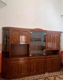 Mobile antico in legno