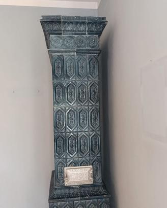 stube in maiolica anno 1909
