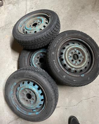 4 cerchi in ferro R13 per Fiat Panda  più pneu