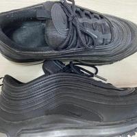 Nike silver total black