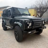 Land Rover Defender 90 2.4 TD4 Station Wagon E