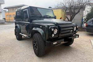 Land Rover Defender 90 2.4 TD4 Station Wagon E