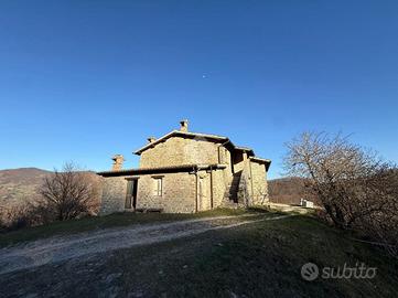 CASA SEMINDIPENDENTE A GUBBIO