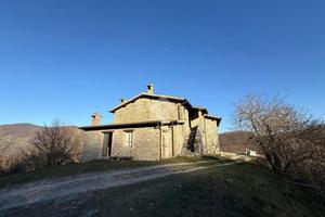 CASA SEMINDIPENDENTE A GUBBIO