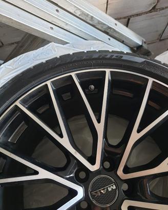 Jaguar F-type cerchi MAK 275/19 e 245/19