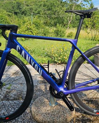 Canyon Ultimate CF SLX 9 Disc Di2