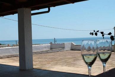 Villetta indipendente a pochi mt dal mare SALENTO