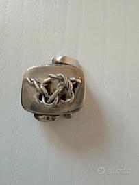 Charm / ciondolo anni 40 portapastiglie