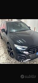 AUDI Q5 SPORTBACK TOTAL BLACK
