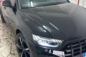AUDI Q5 SPORTBACK TOTAL BLACK