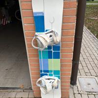 Tavola snowboard 145 cm compreso di attacchi