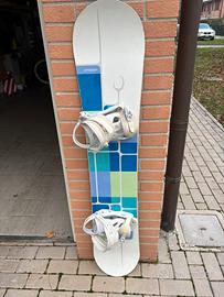 Tavola snowboard 145 cm compreso di attacchi
