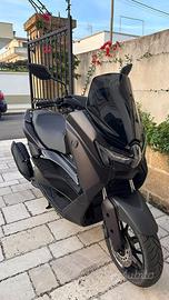 Yamaha NMAX 125 Tech Max in garanzia fino al 07/27