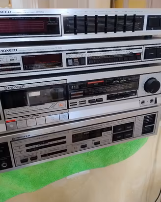 Stereo Pioneer.