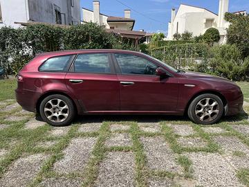 Alfa Romeo 159 Sportwagon 1.9 JTDm 240.000km