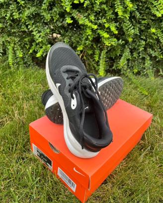 Nike Revolution 7