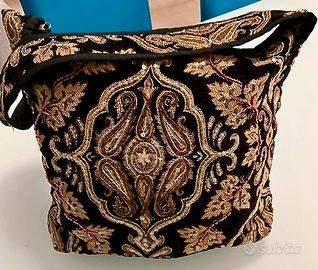 Borsa in tela con arabeschi