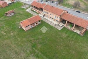 RUSTICO A RIVA PRESSO CHIERI