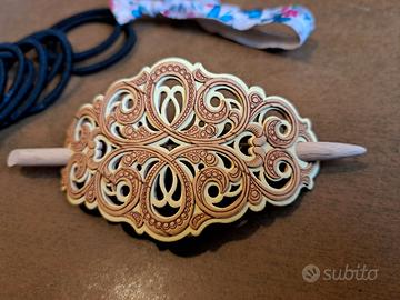 LEGA CAPELLI IN LEGNO